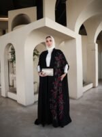 ⁦كاب كريب كوري بتطريز يدوي شك احمر⁩ - الصورة ⁦6⁩