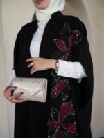 ⁦كاب كريب كوري بتطريز يدوي شك احمر⁩ - الصورة ⁦2⁩