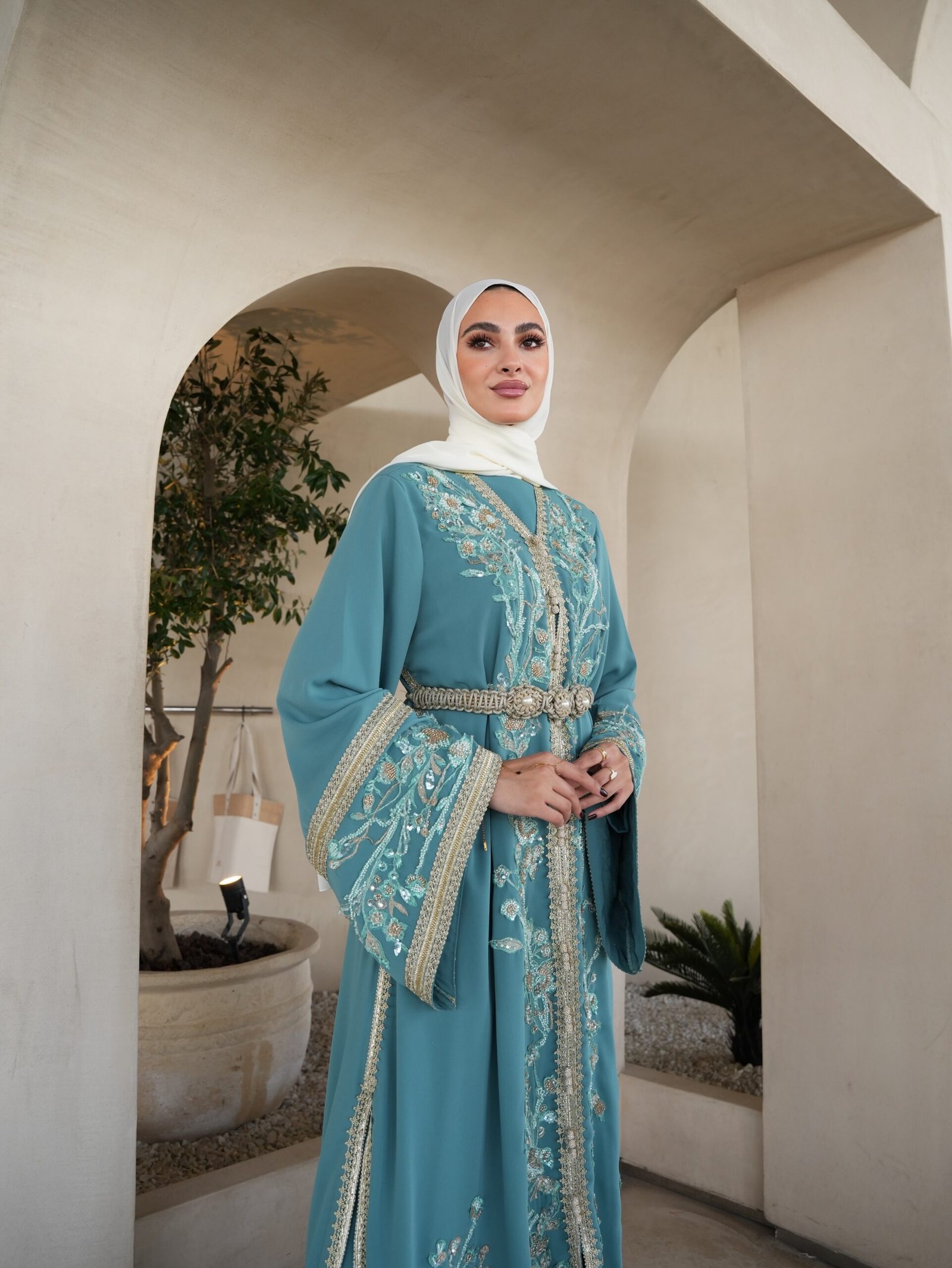 IMG_8006 قفطان مطرز فاخر بكلف مغربية وحزام أنيق - الصورة 1